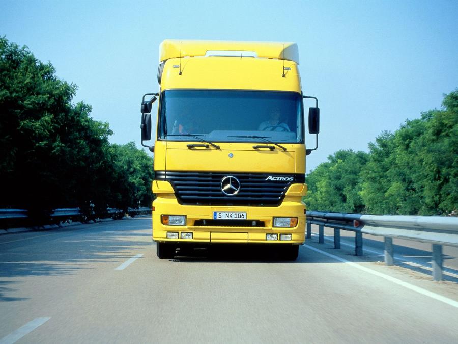  Mercedes-Benz Actros 1835 1997 года  (фото 4 из 17)